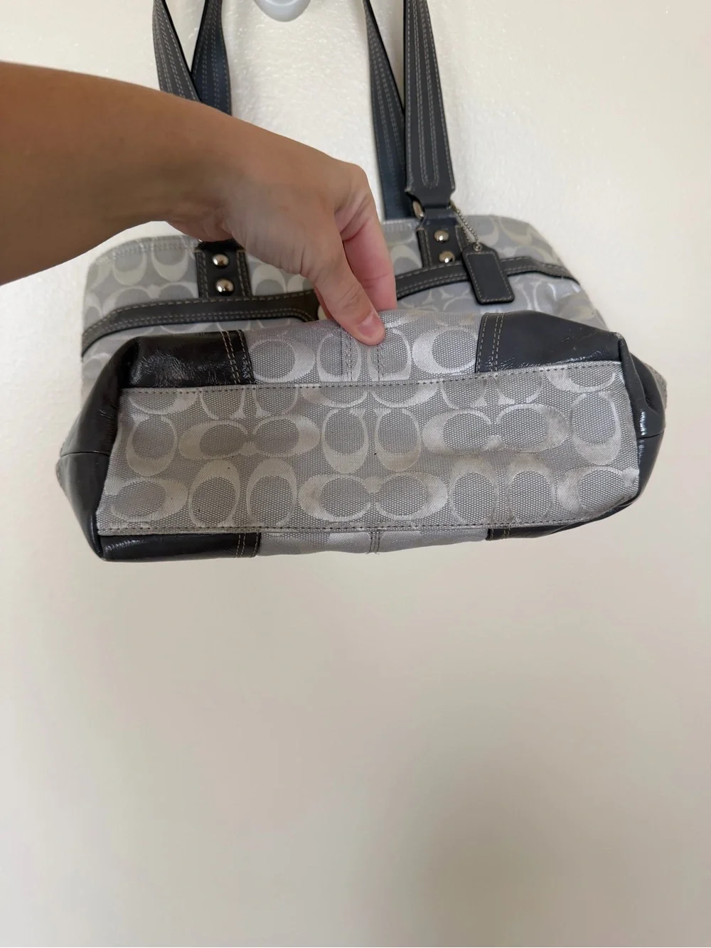 COACH Vintage Hampton Grey and Silver Shoulder Bag